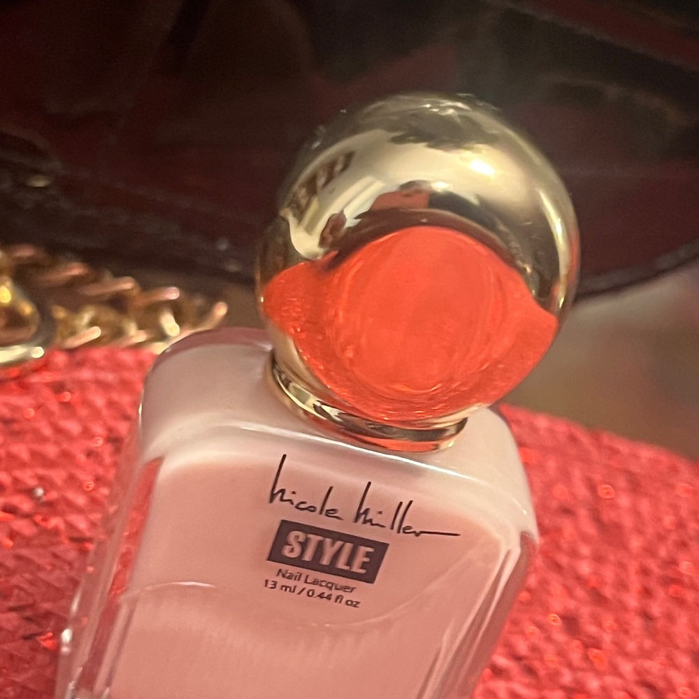Nicole Miller Style Pale Pink Nail Lacquer